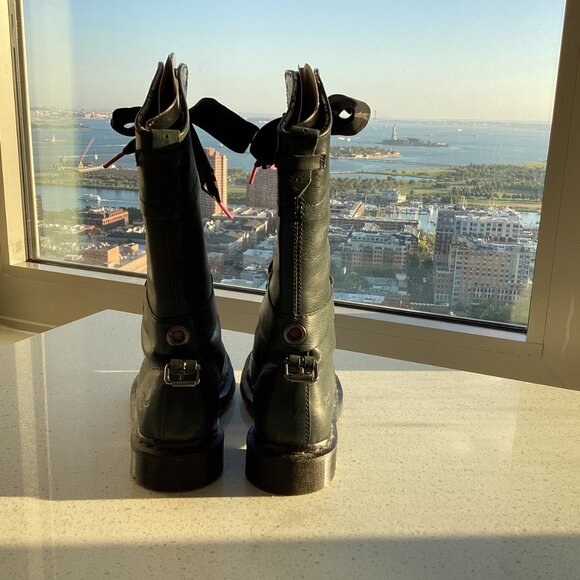 NWOB Dr. Martens Women's Triumph 1914 Two-way Boot Size US6 - Picture 6 of 7